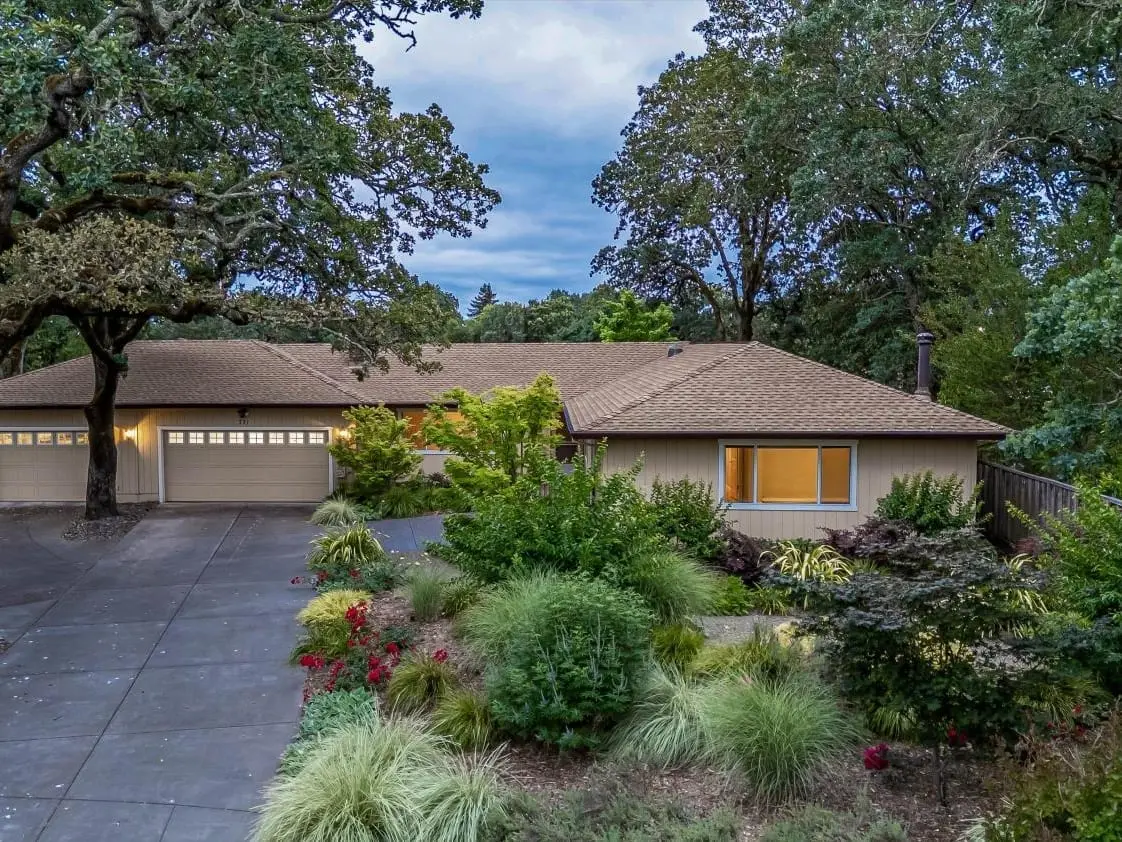 W Real Estate — photo 2