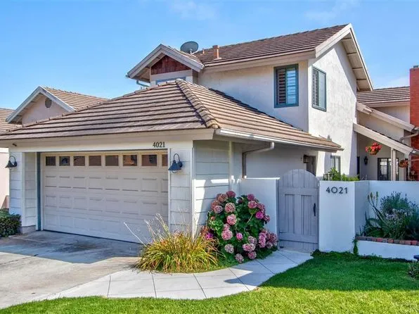 Tile-roof residence — Troweled finish & trim, by Angel Brothers