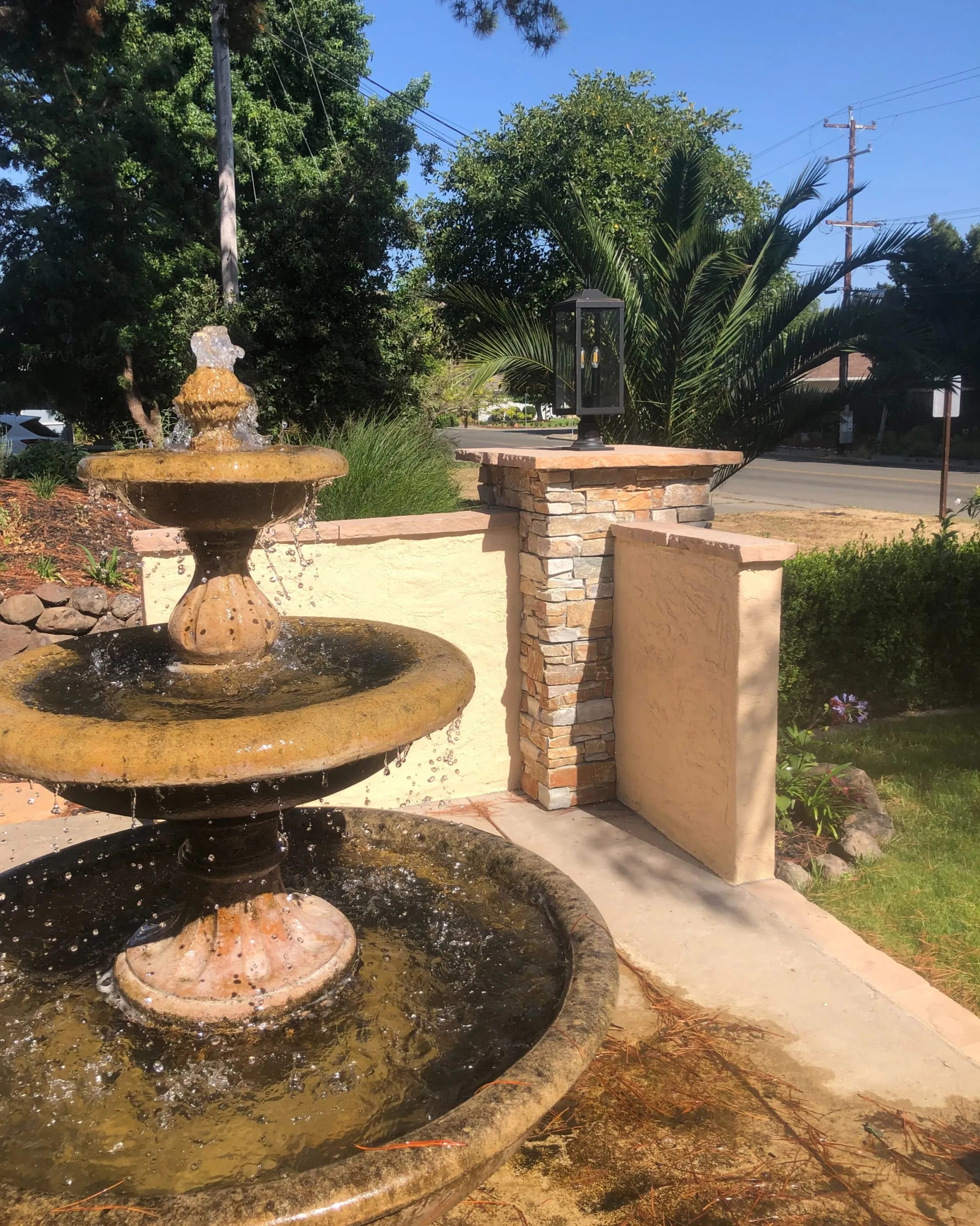 Reynoso's Stoneworks — Ledgestone column & tiered fountain