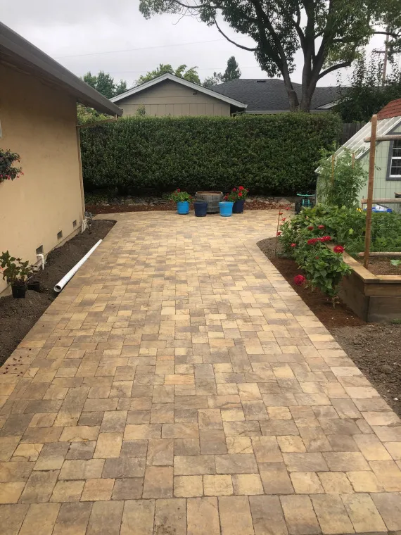 Reynoso's Stoneworks — Interlocking paver patio & walkway